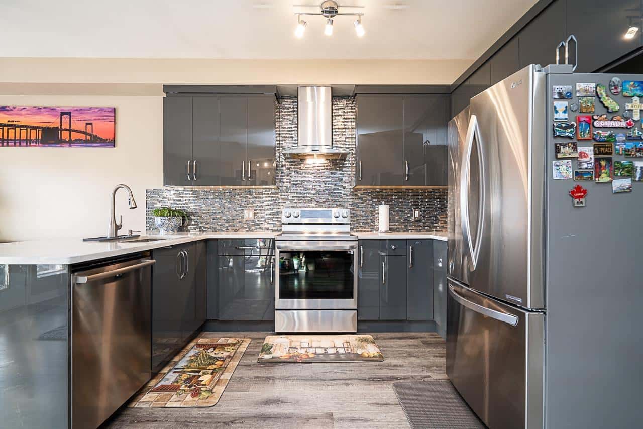 Surrey — Surrey - Photo 4 of 37