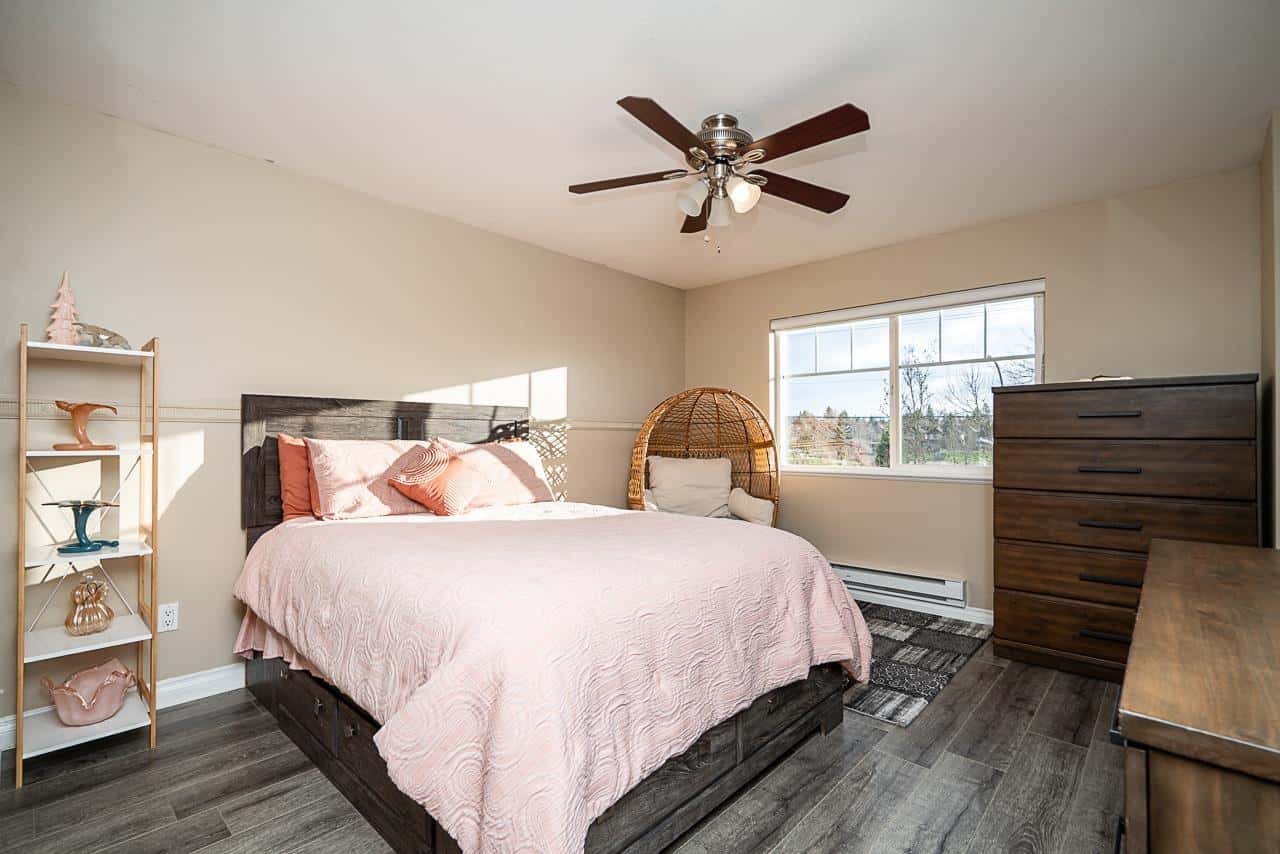 Surrey — Surrey - Photo 2 of 37