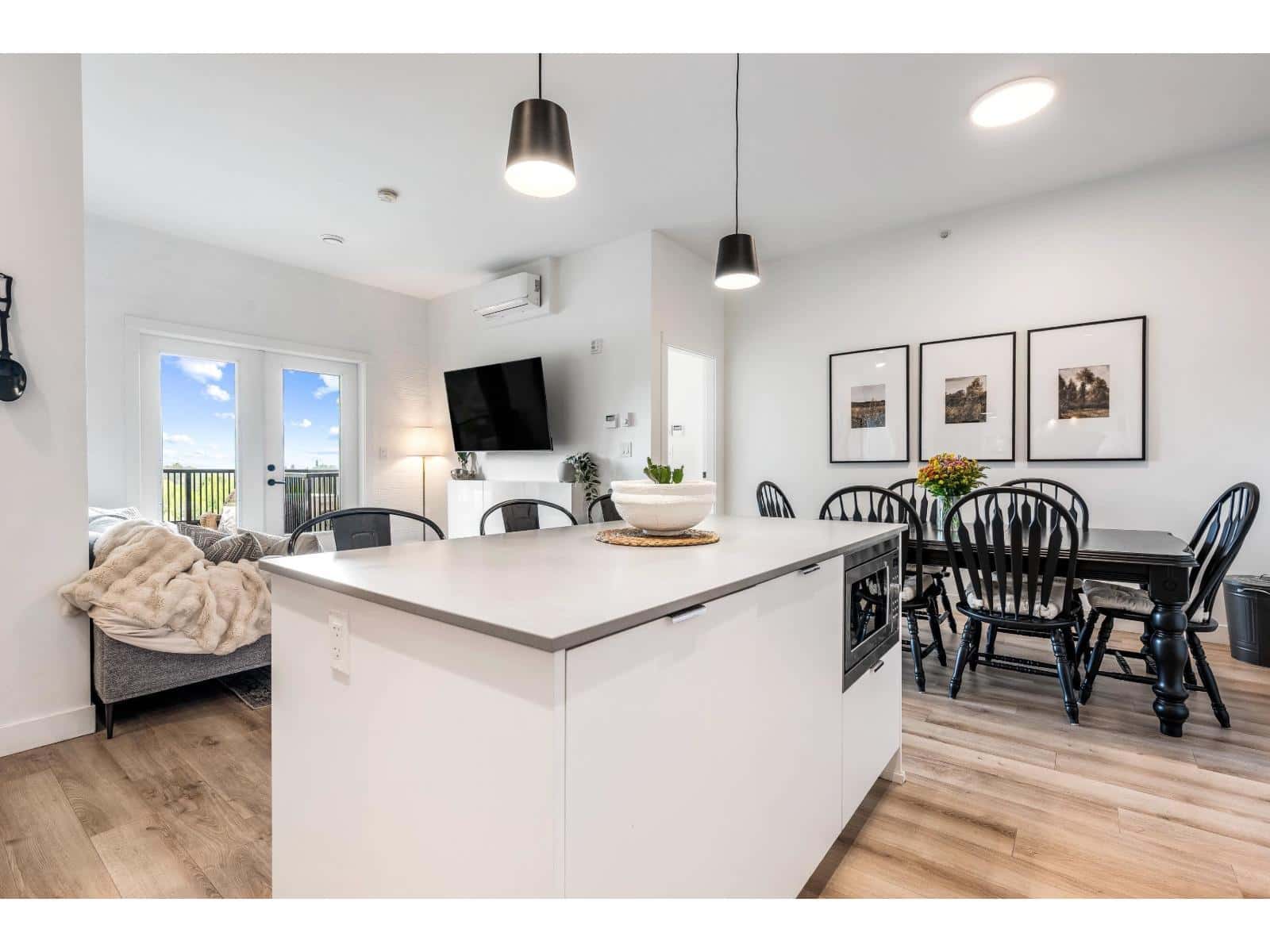 Abbotsford — Abbotsford - Photo 4 of 29