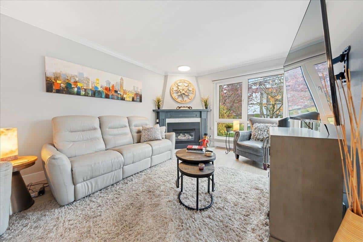 White Rock — White Rock - Photo 2 of 32