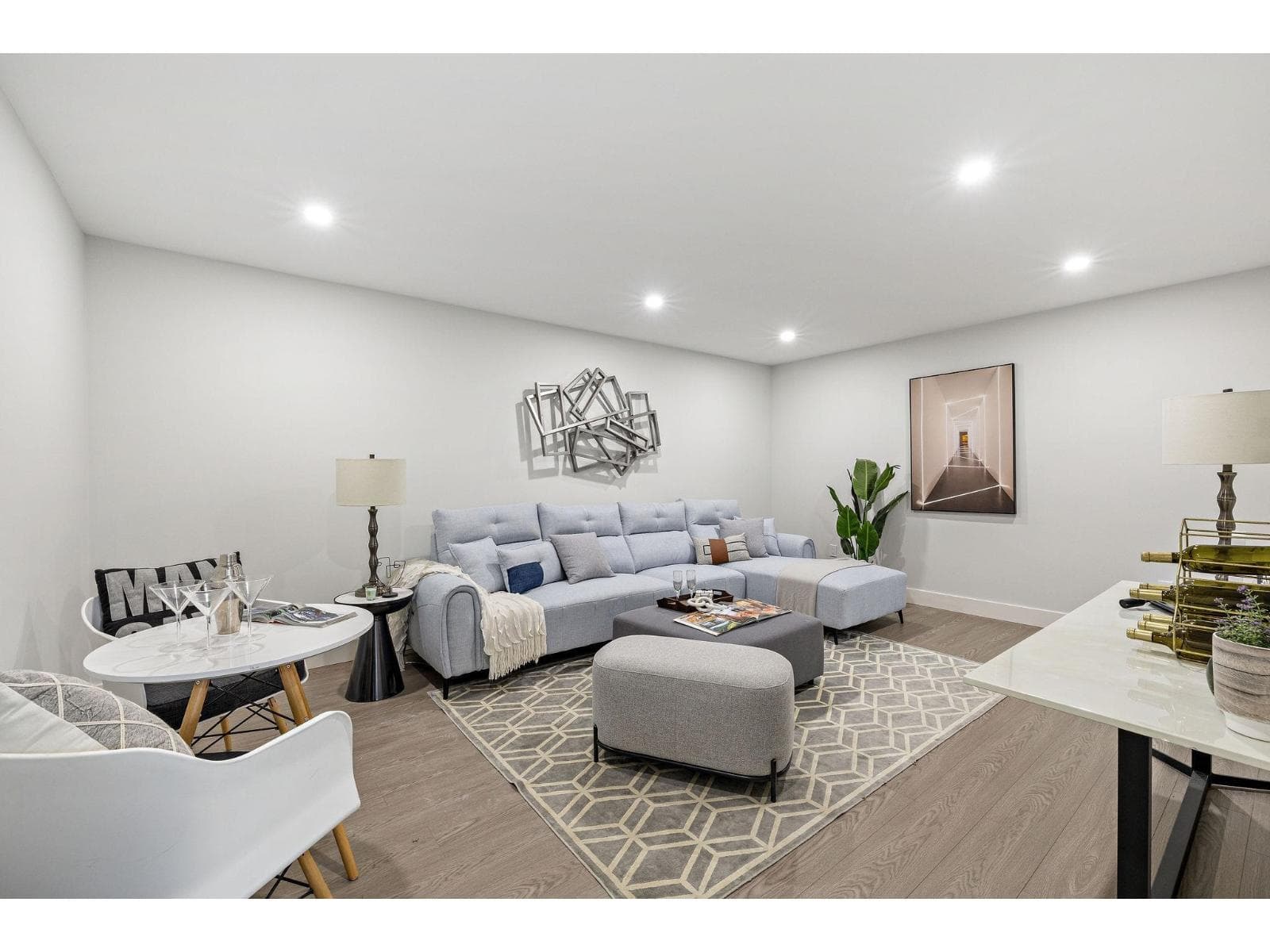 Surrey — Surrey - Main photo