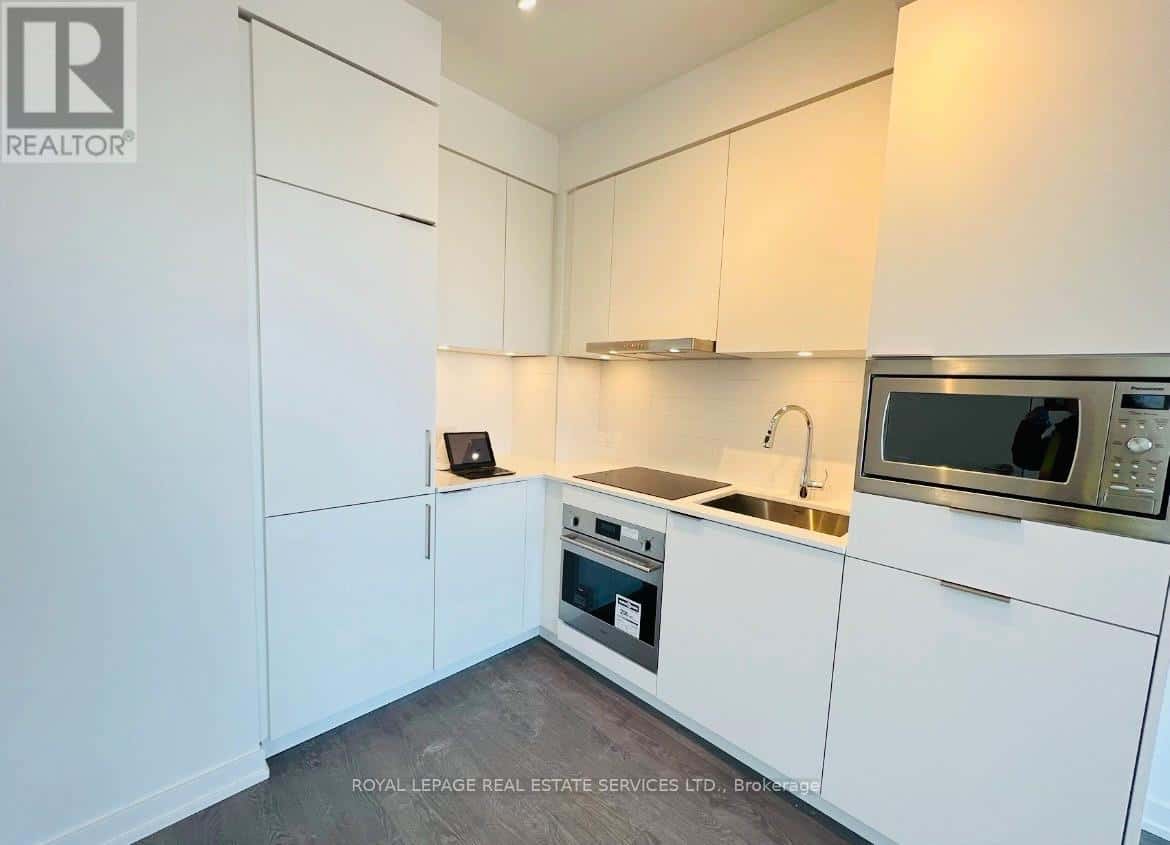 Toronto (Newtonbrook East) — Toronto (Newtonbrook East) - Photo 2 of 10