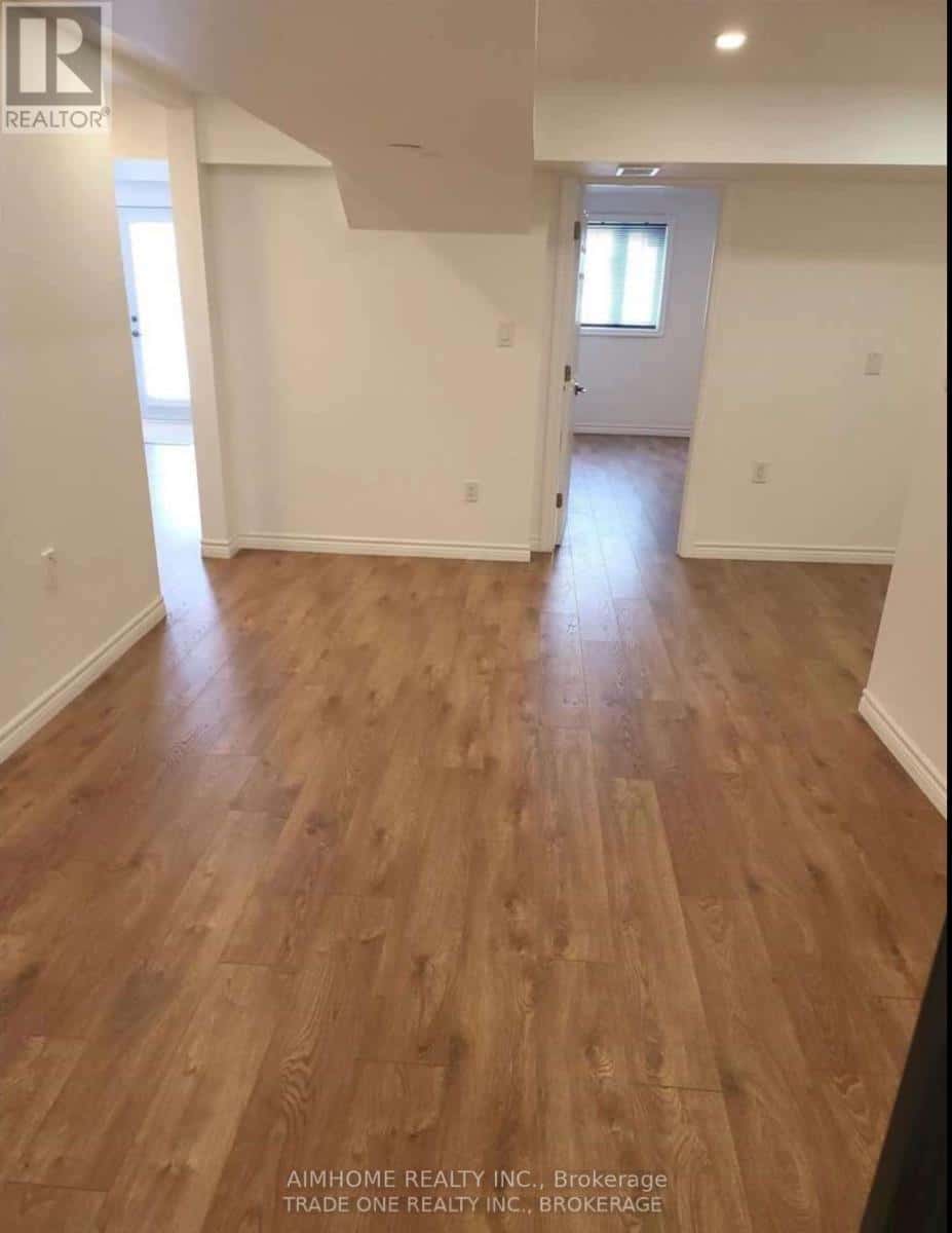 18 FRANK KELLY DRIVE — East Gwillimbury (Holland Landing) - Photo 4 of 14