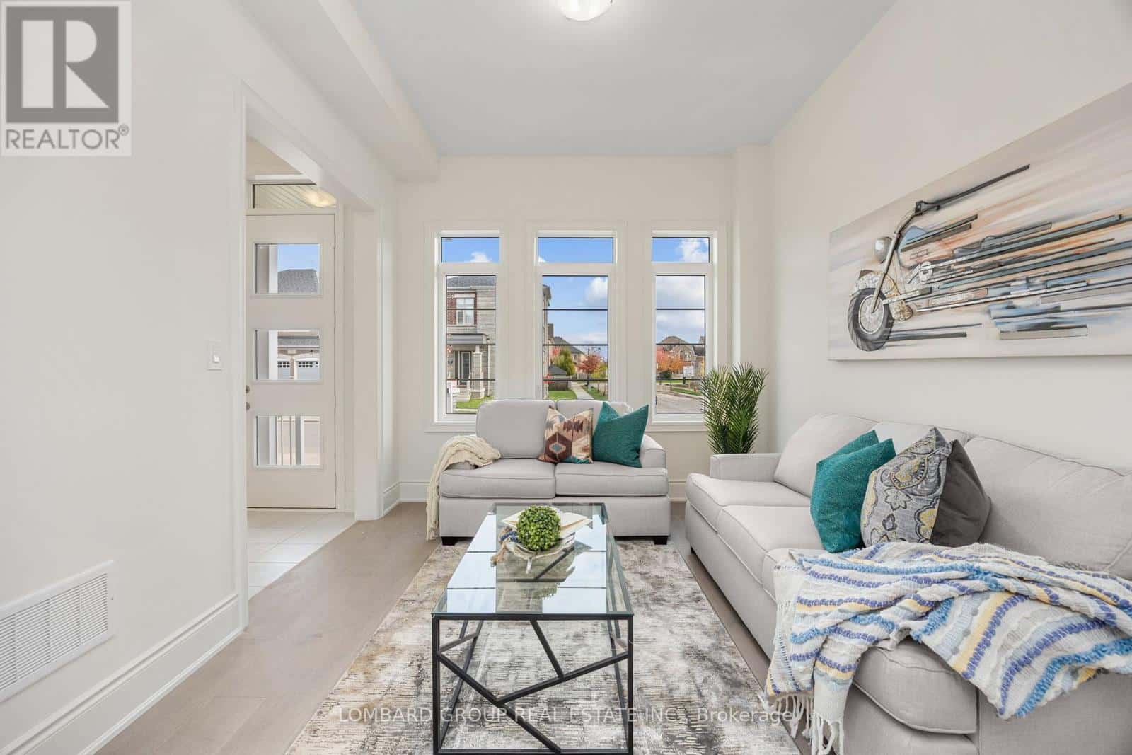 37 NORTH PARK BOULEVARD — Oakville (GO Glenorchy) - Photo 3 of 29