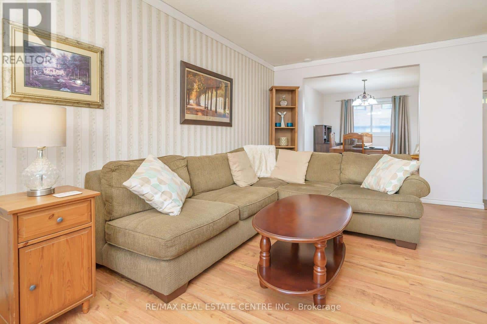 143 - 143 ASHTON CRESCENT — Brampton (Central Park) - Photo 2 of 37