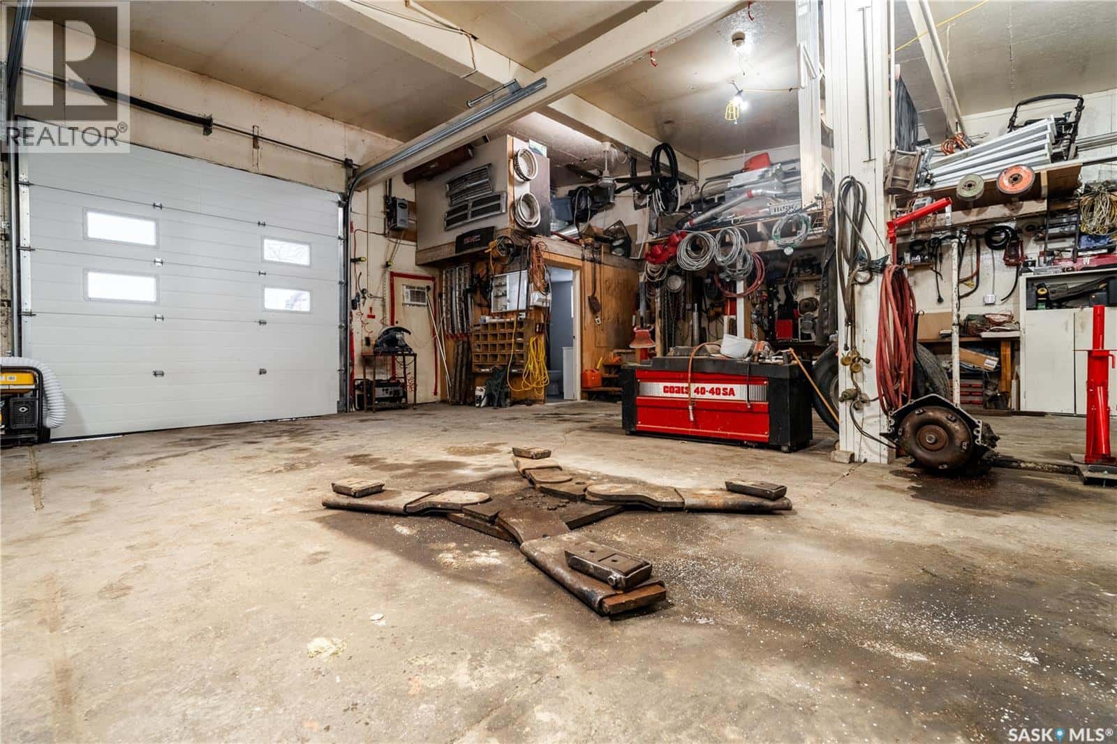 503 Railway AVENUE — Glenavon - Photo 5 of 30