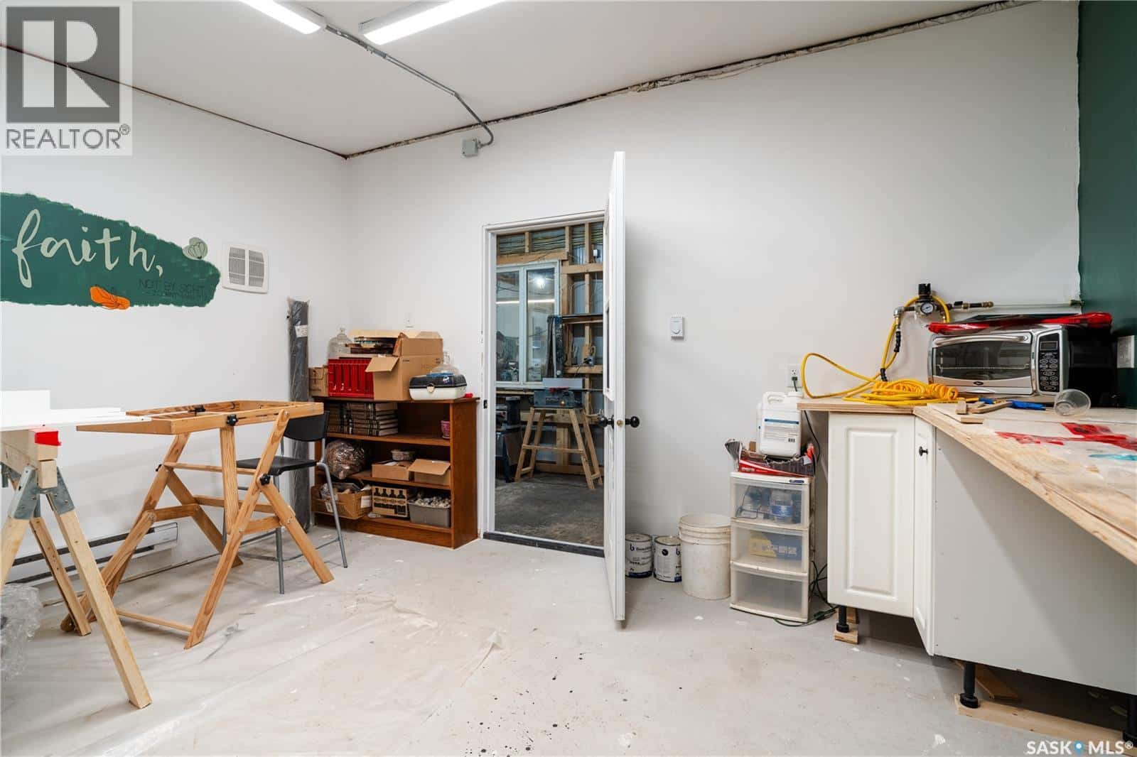 503 Railway AVENUE — Glenavon - Photo 3 of 30