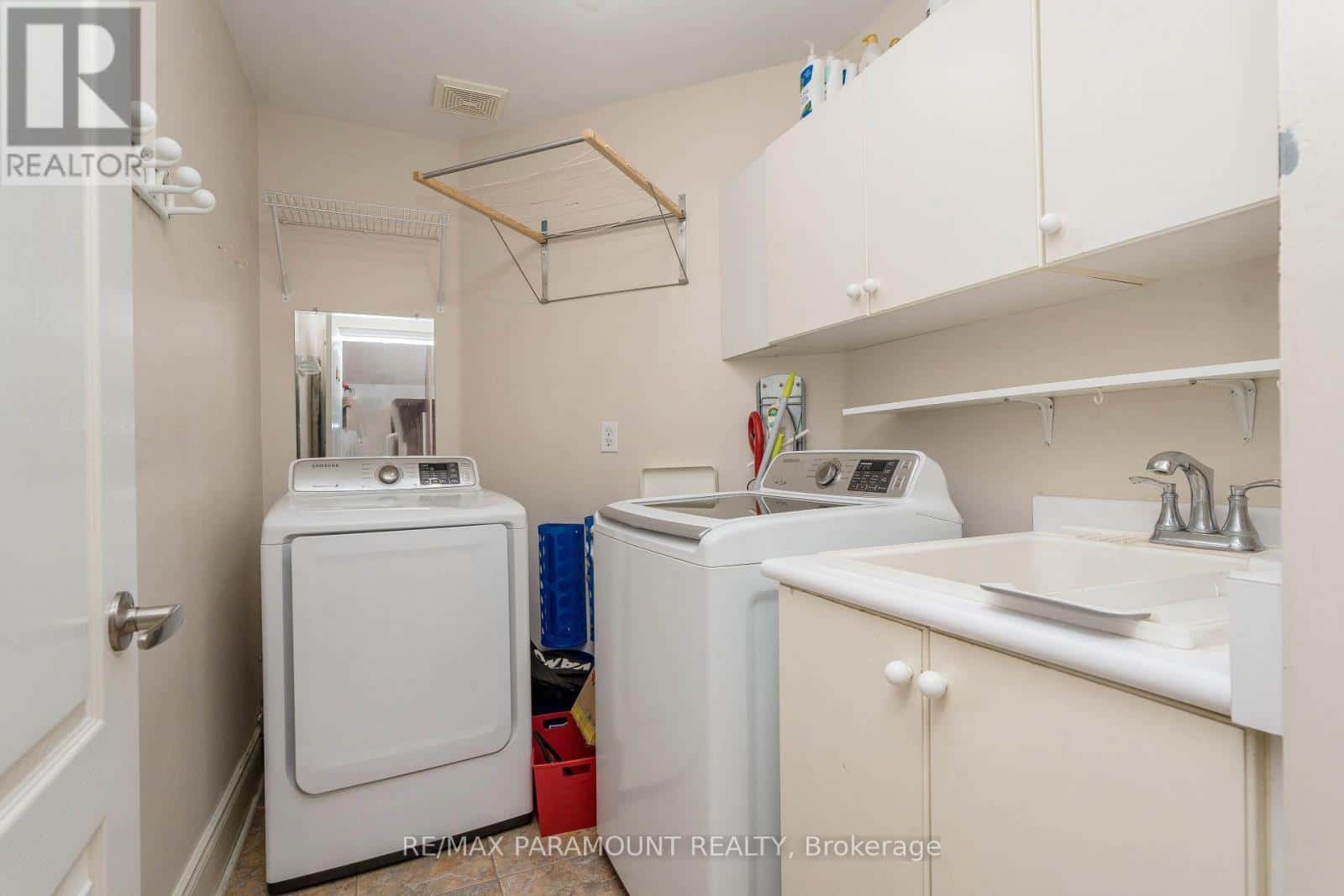 19 RIVER ROCK CRESCENT — Brampton (Fletcher's Meadow) - Photo 5 of 50