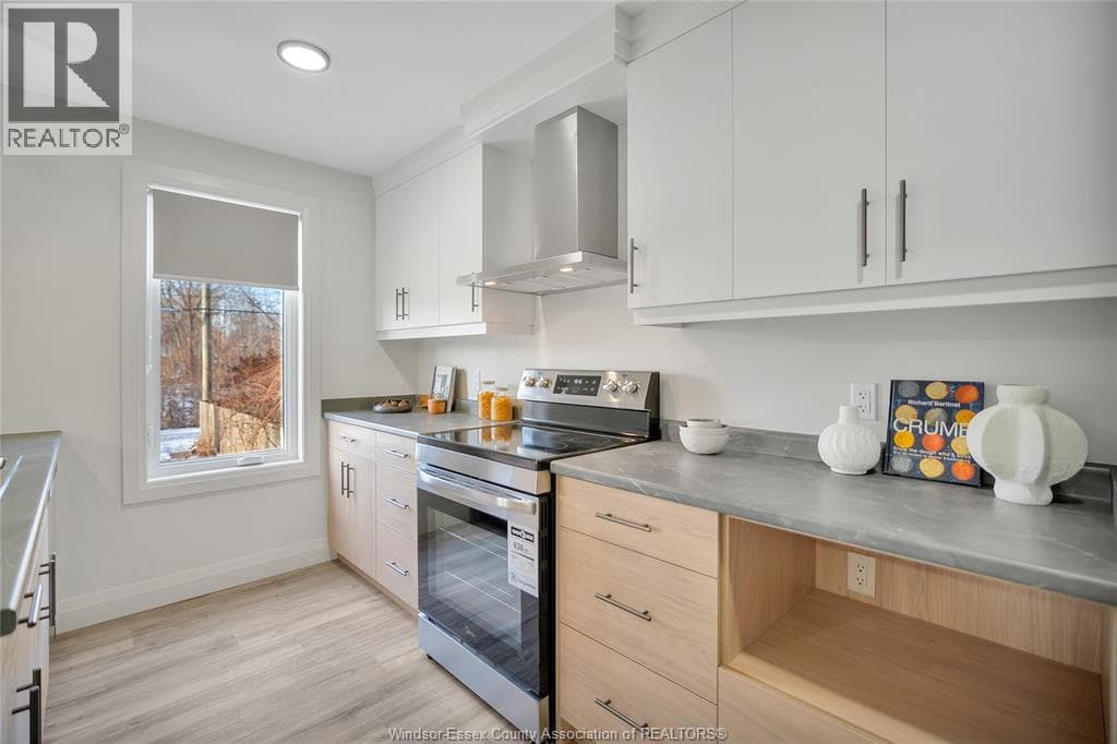 Windsor — Windsor - Main photo