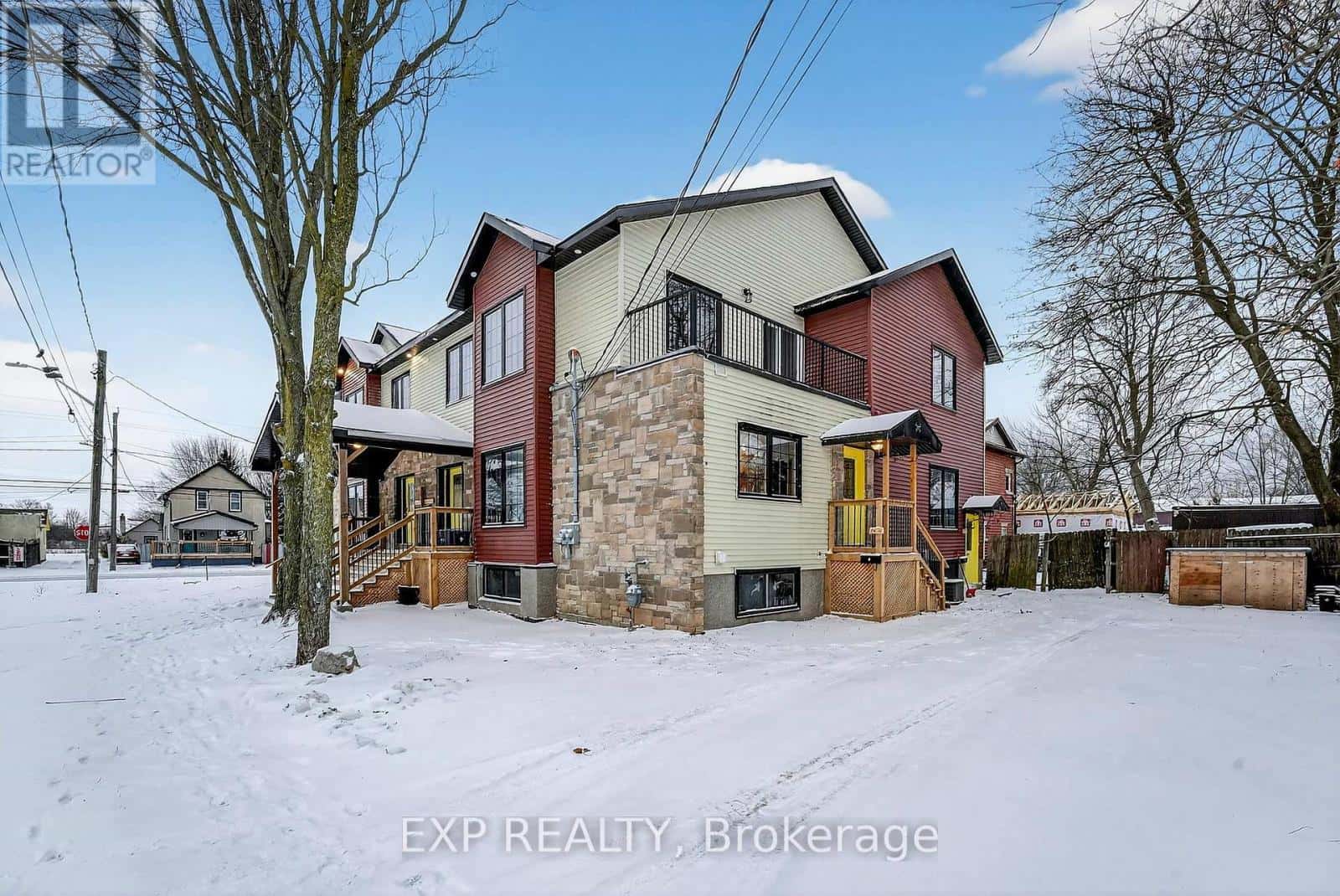 Port Colborne (Main Street) — Port Colborne (Main Street) - Photo 2 of 28