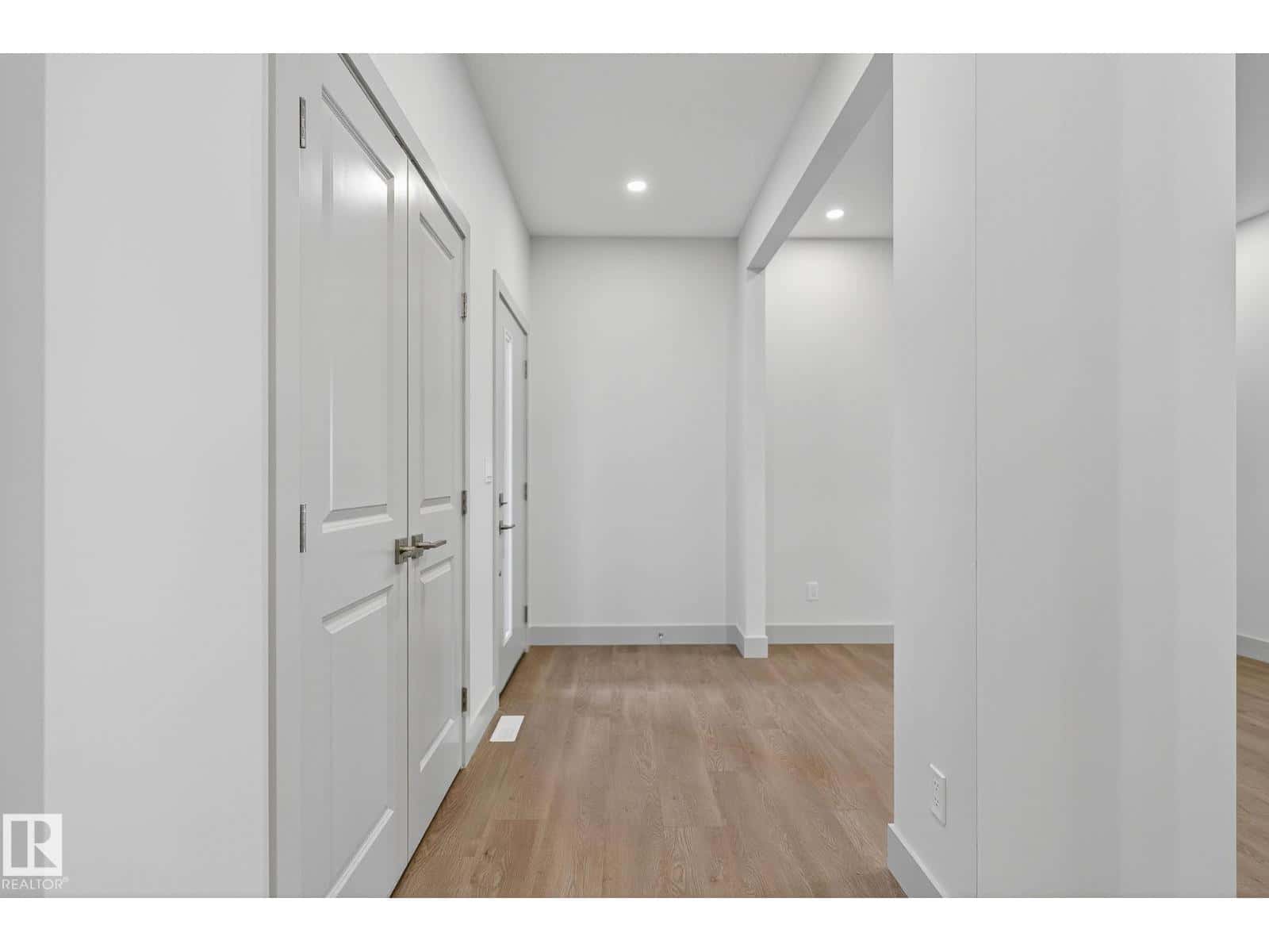 Calmar — Calmar - Photo 4 of 58