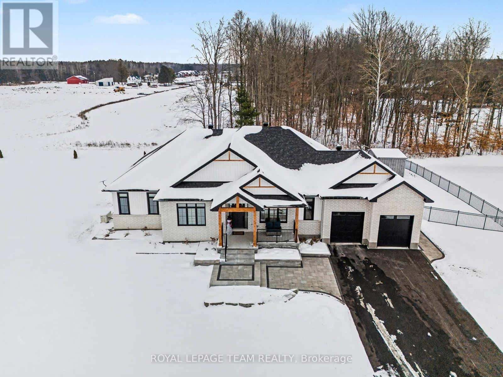 1685 TRIZISKY STREET — North Dundas, Ontario - Photo 2 of 44