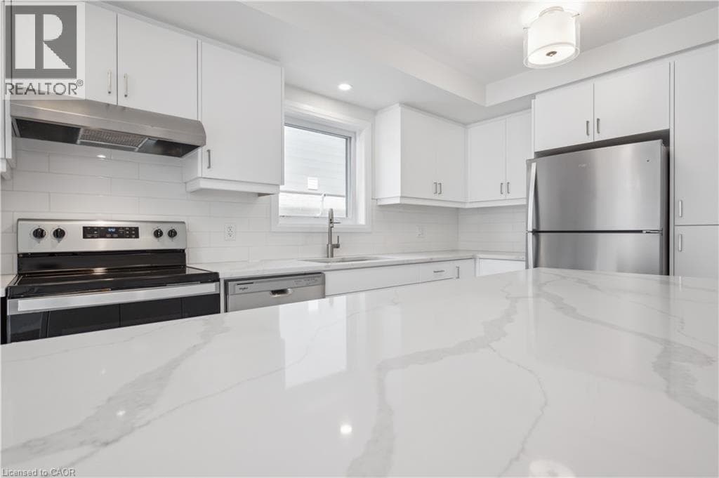 15 STAUFFER WOODS Trail Unit# C9 — Kitchener - Main photo