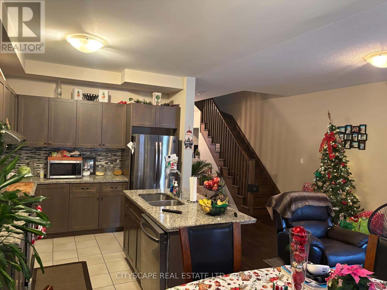 Hamilton (Mewburn) — Hamilton (Mewburn) - Photo 4 of 18