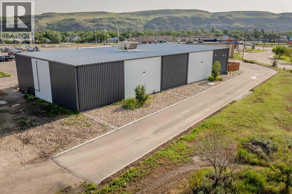 Drumheller, Alberta — Drumheller, Alberta - Photo 3 of 13