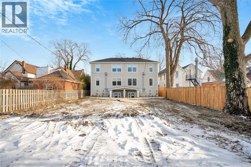 Windsor — Windsor - Photo 5 of 21