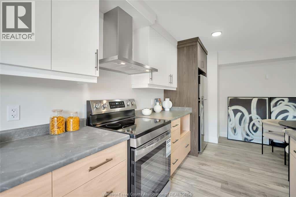 Windsor — Windsor - Photo 5 of 21