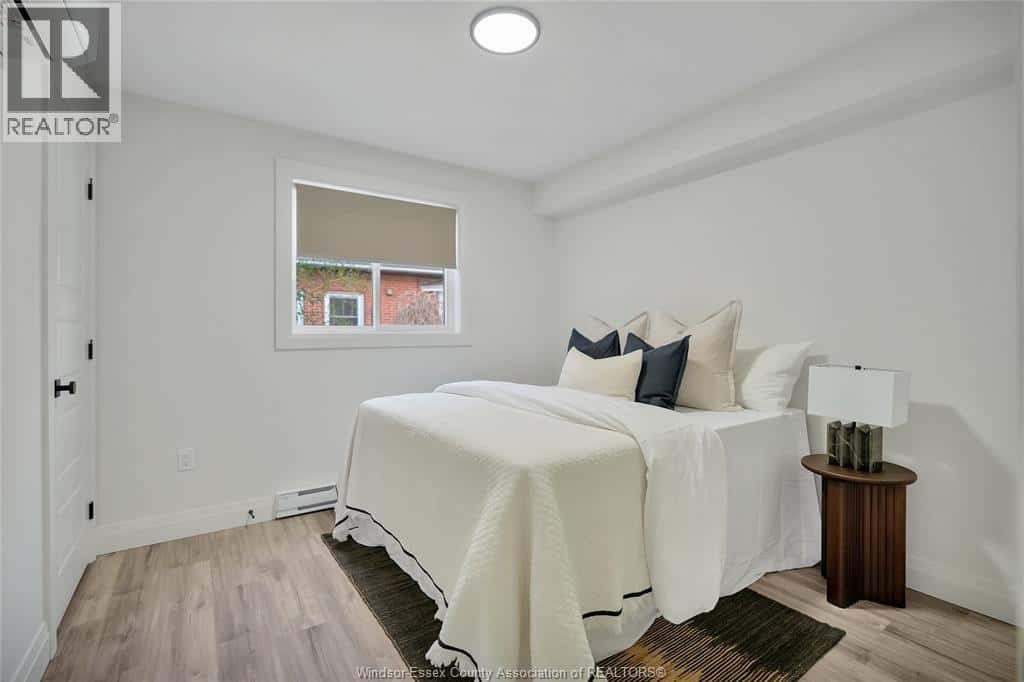 Windsor — Windsor - Photo 3 of 21