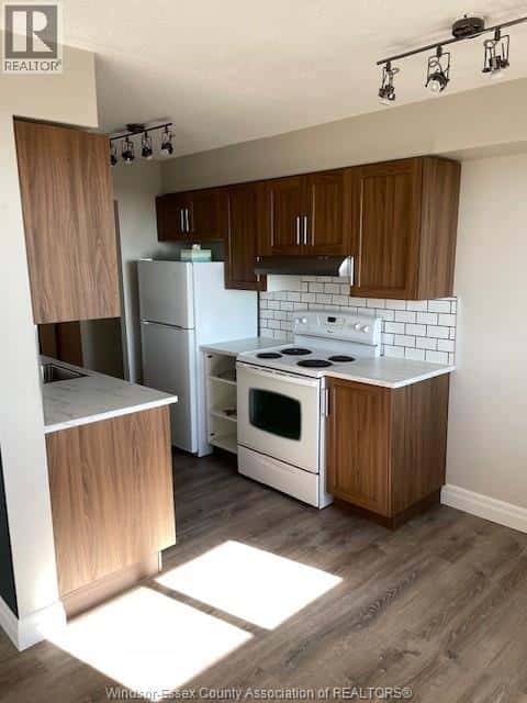 Windsor — Windsor - Photo 2 of 8