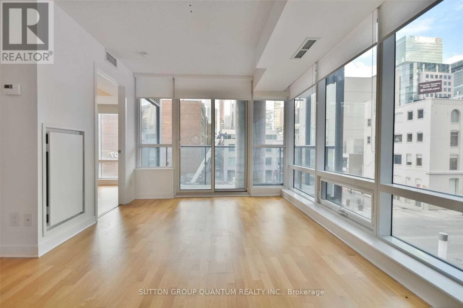 Toronto (Waterfront Communities) — Toronto (Waterfront Communities) - Main photo