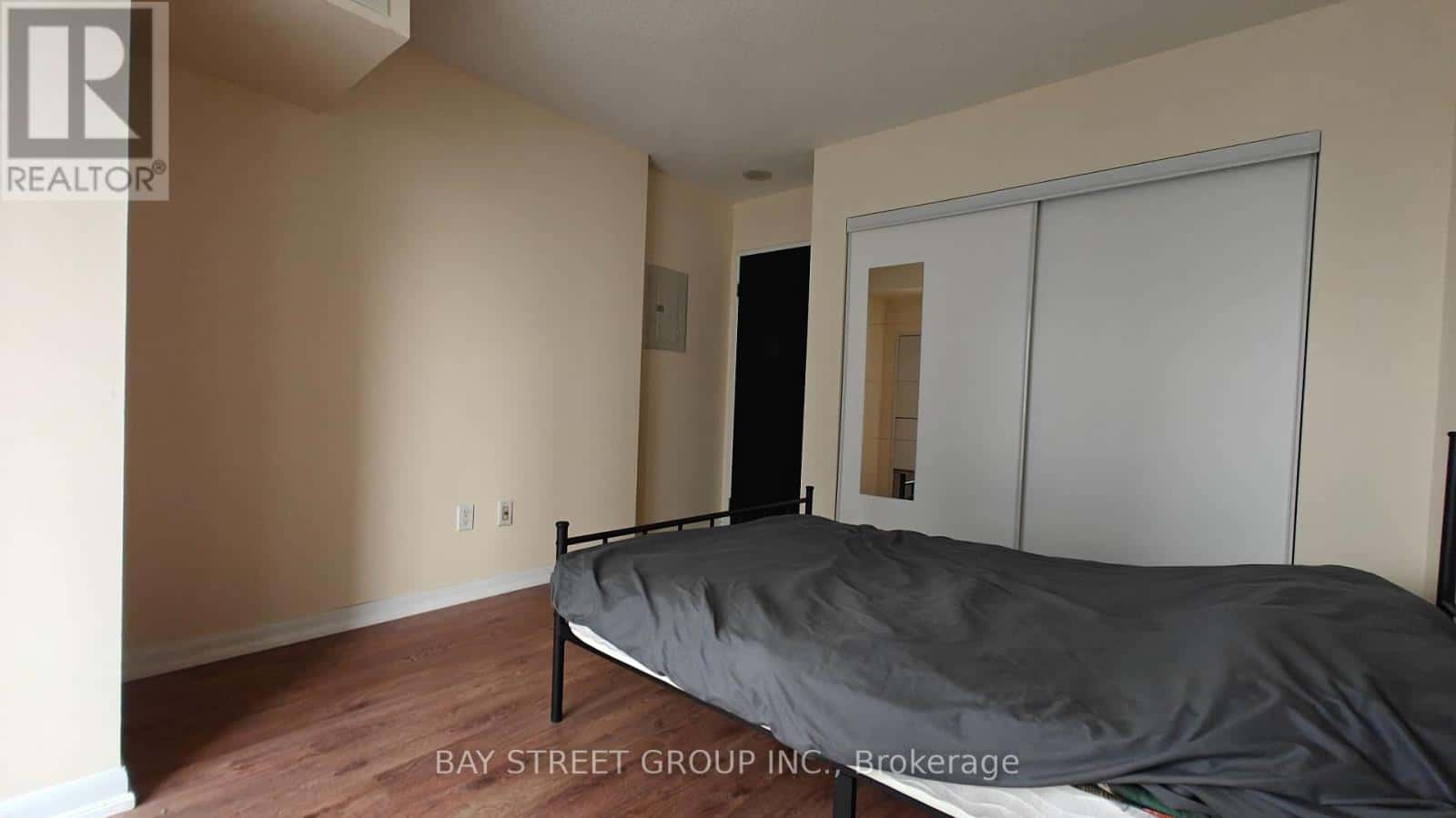 1606 - 33 SHEPPARD AVENUE E — Toronto (Willowdale East) - Photo 5 of 12