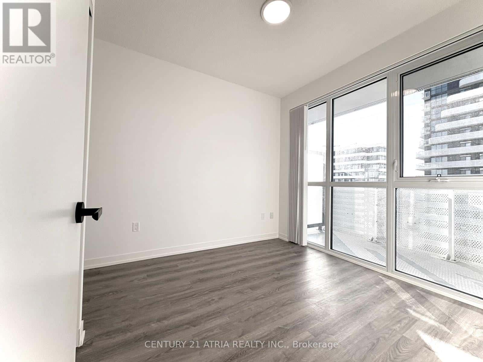 Vaughan (Vaughan Corporate Centre) — Vaughan (Vaughan Corporate Centre) - Photo 5 of 12