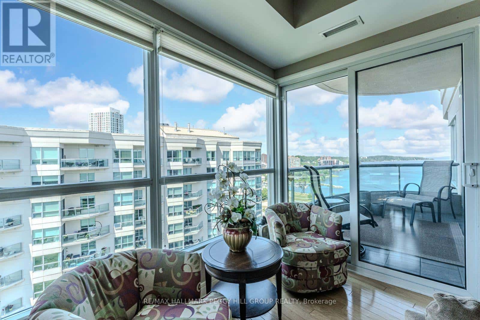 Barrie (City Centre) — Barrie (City Centre) - Photo 4 of 20