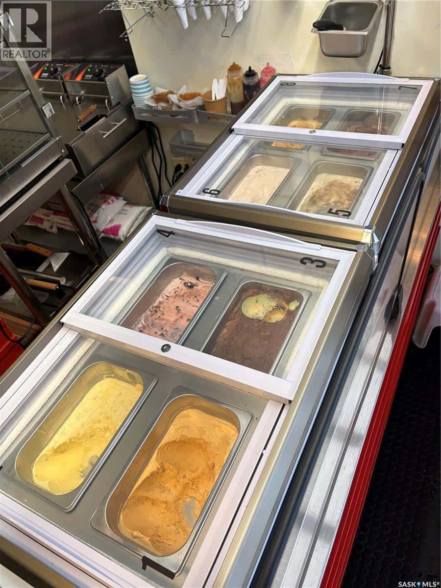 217 1st AVENUE W — Kelvington, Saskatchewan - Photo 5 of 28