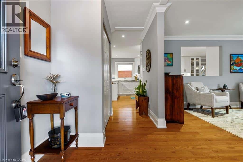 3 HATFIELD Place — Dundas, Ontario - Photo 4 of 48