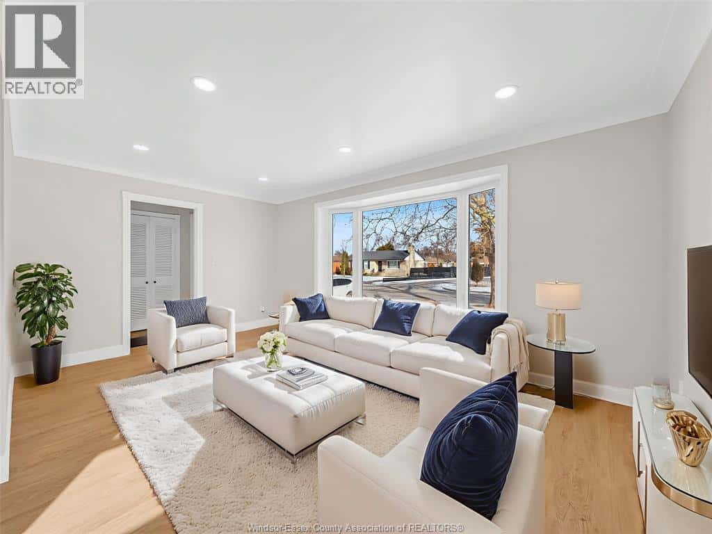 1207 VIRGINIA AVENUE — Windsor - Photo 2 of 44