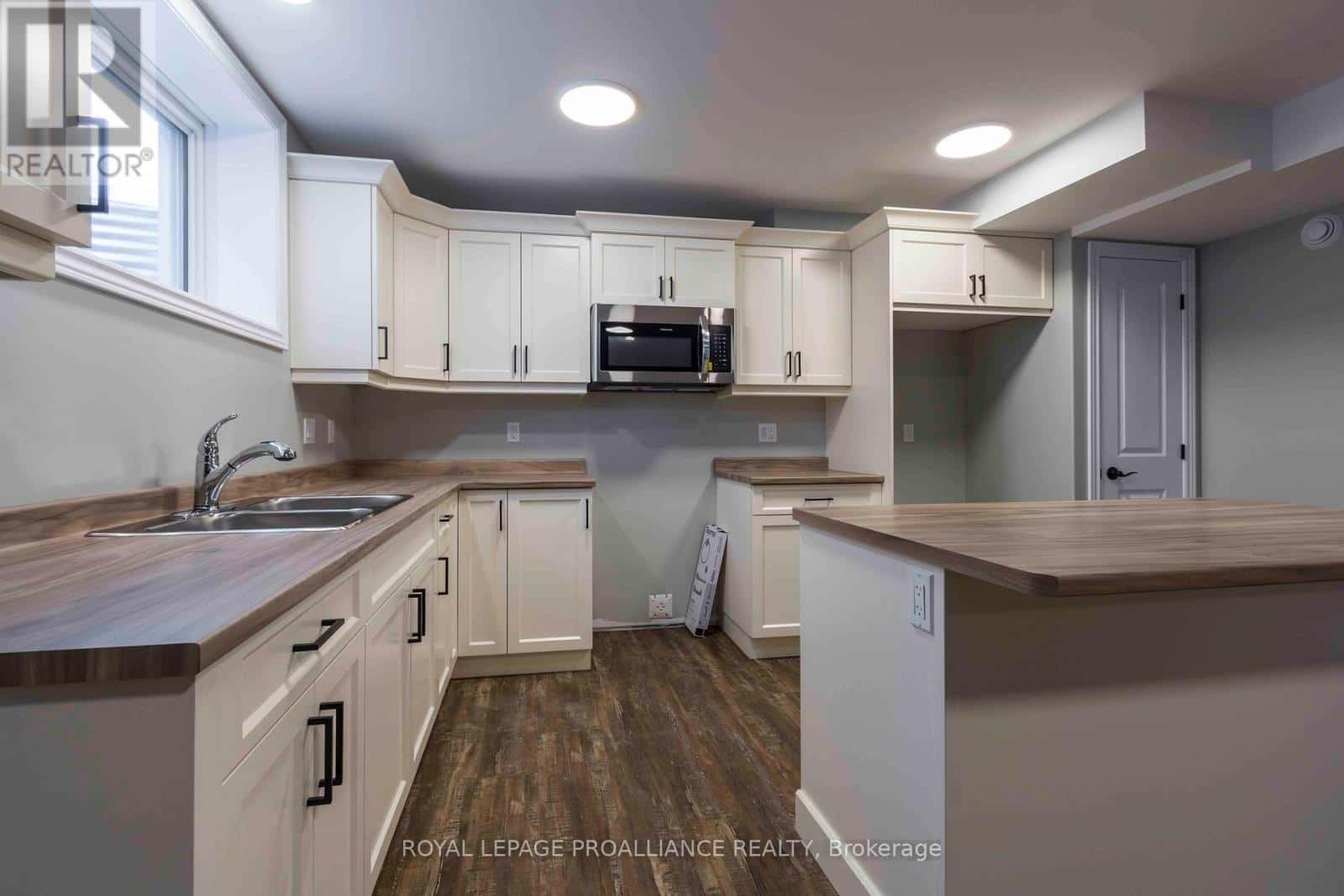 Belleville (Belleville Ward) — Belleville (Belleville Ward) - Photo 5 of 11