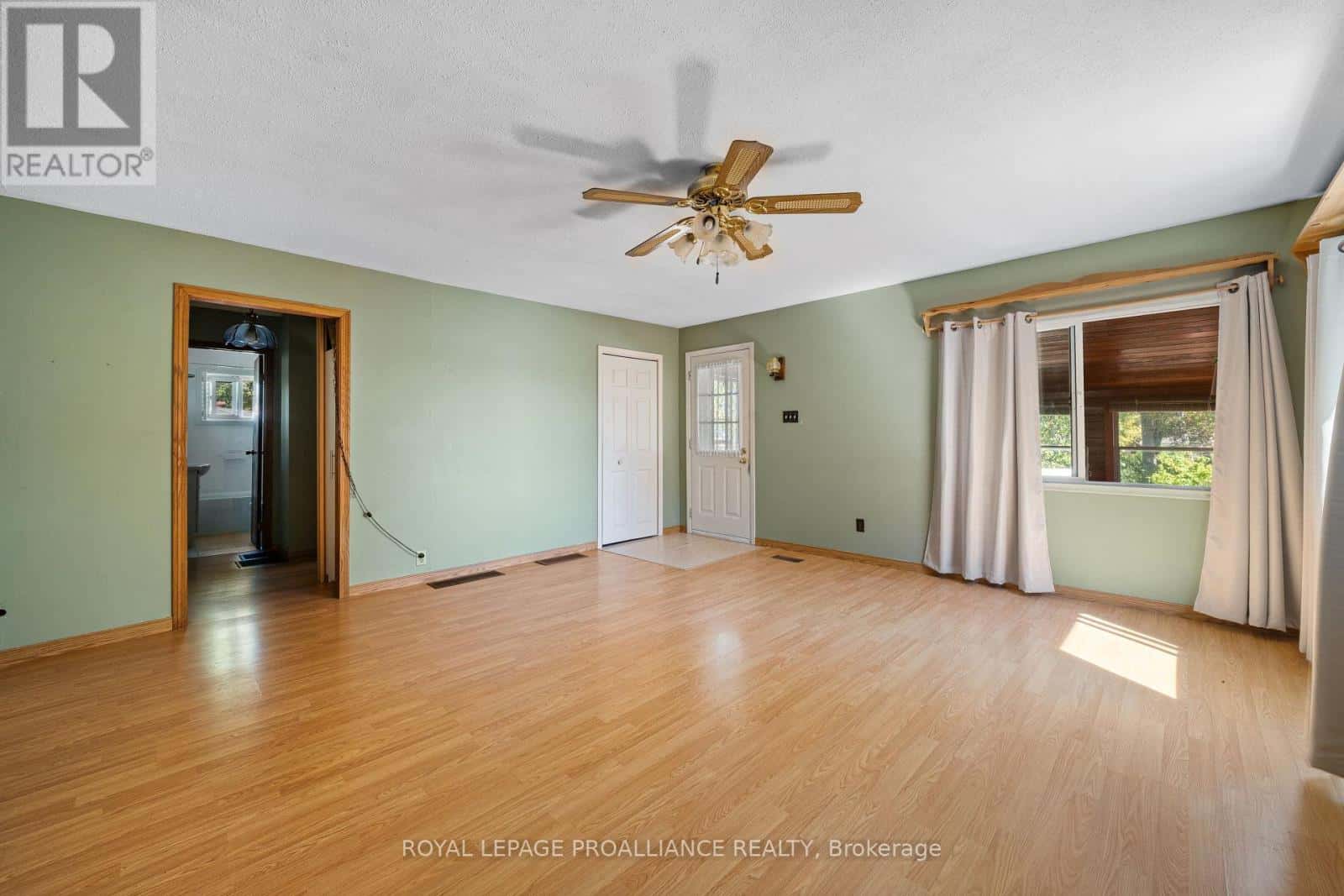 Prince Edward County (Ameliasburg Ward) — Prince Edward County (Ameliasburg Ward) - Photo 2 of 39