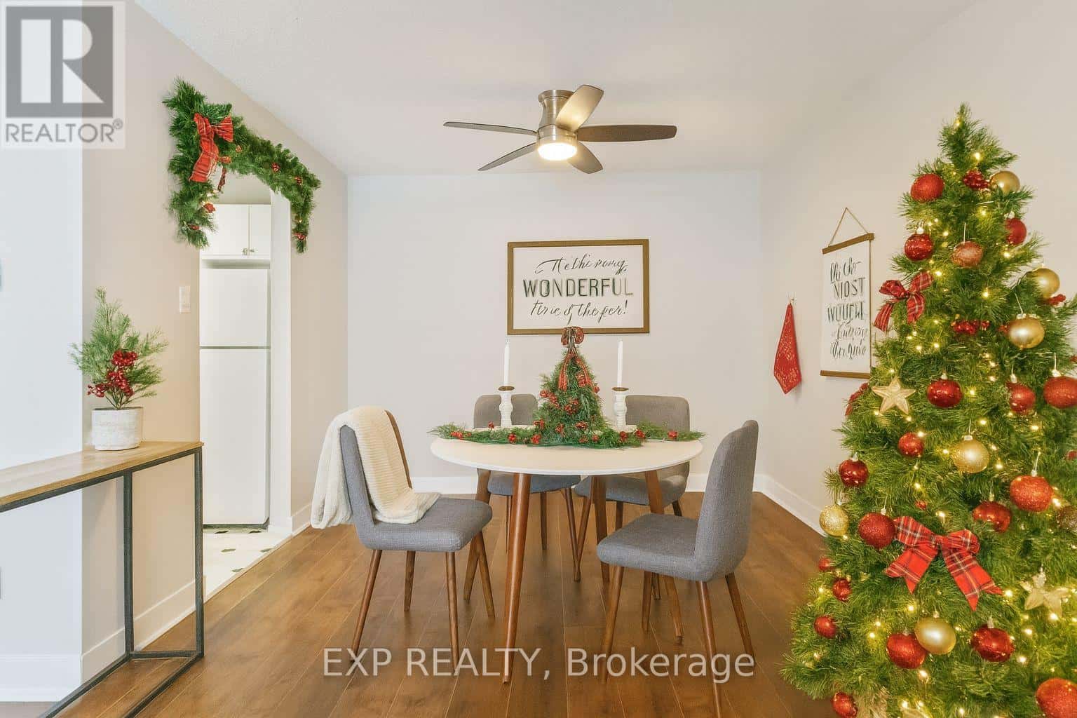 London South (South T) — London South (South T) - Photo 3 of 32