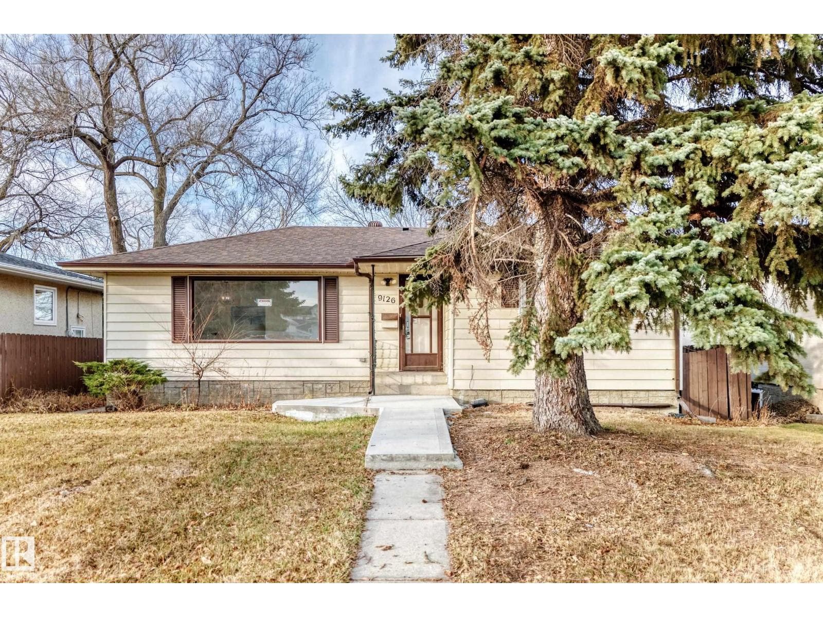 9126 152 St NW — Edmonton - Main photo