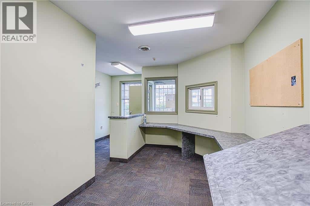 31 BIGWIN Road Unit# 5 — Hamilton - Photo 2 of 42