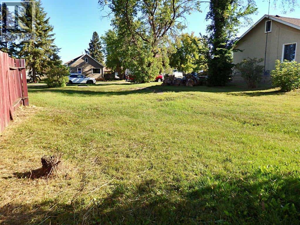 4703 54 Avenue — Vermilion, Alberta - Photo 2 of 12