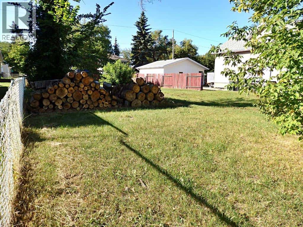 4703 54 Avenue — Vermilion, Alberta - Photo 4 of 12