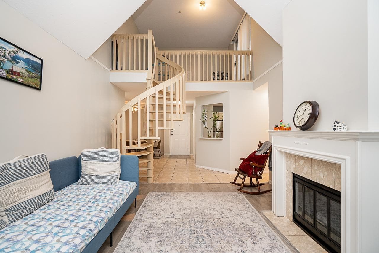 Surrey — Surrey - Main photo