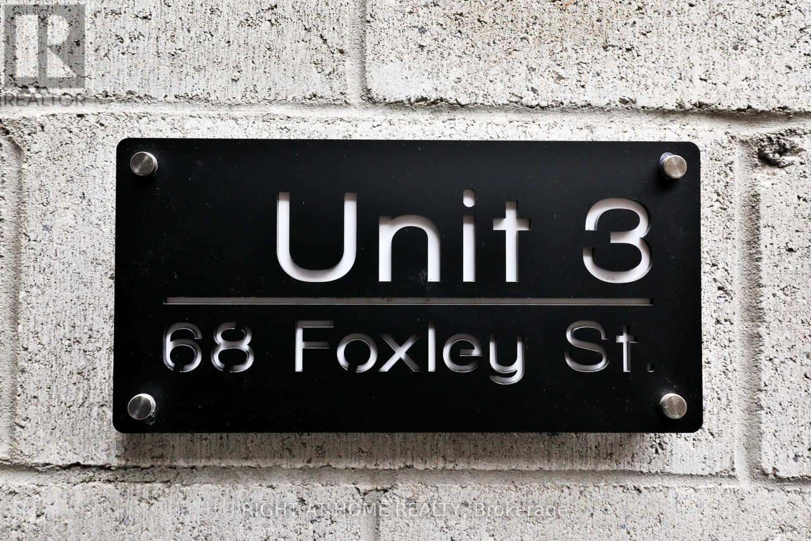 Toronto (Trinity-Bellwoods) — Toronto (Trinity-Bellwoods) - Photo 2 of 8