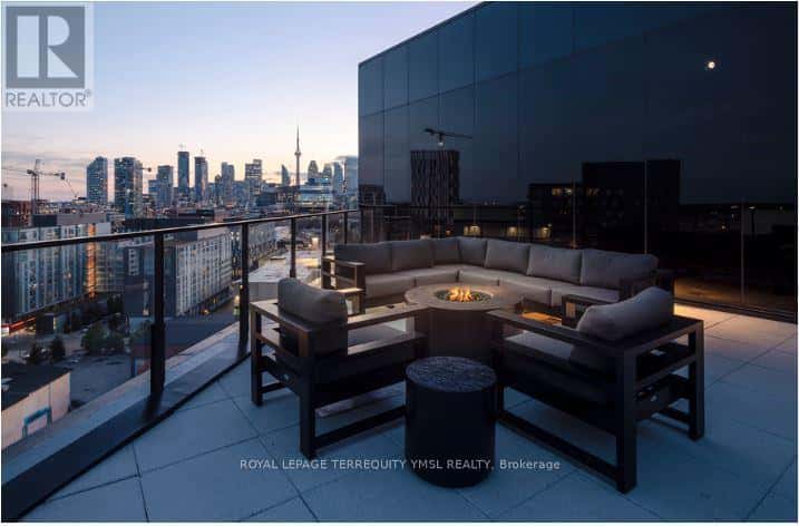 Toronto (Waterfront Communities) — Toronto (Waterfront Communities) - Photo 3 of 16