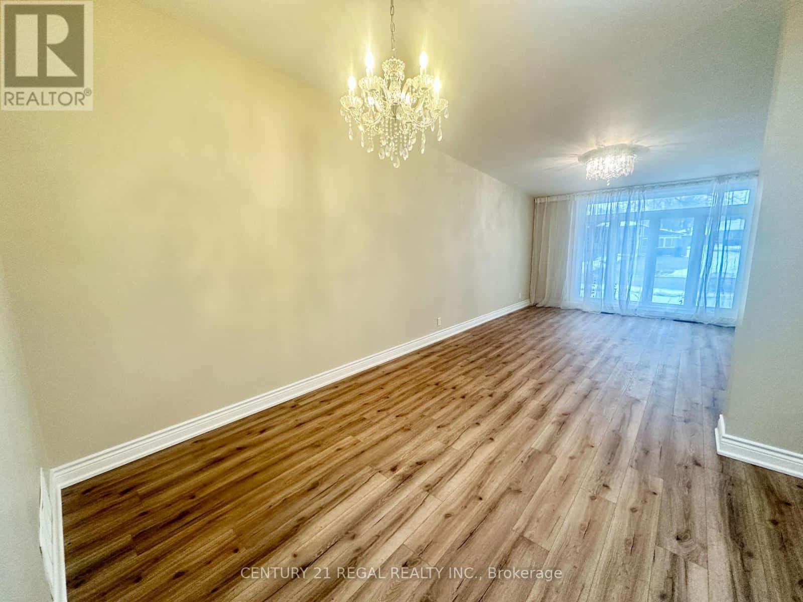 Toronto (Parkwoods-Donalda) — Toronto (Parkwoods-Donalda) - Photo 2 of 27