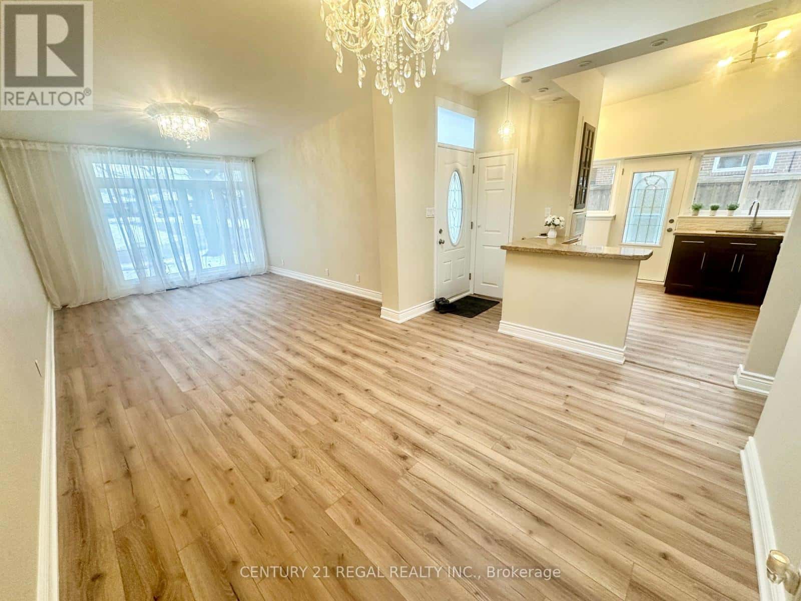 Toronto (Parkwoods-Donalda) — Toronto (Parkwoods-Donalda) - Photo 3 of 27