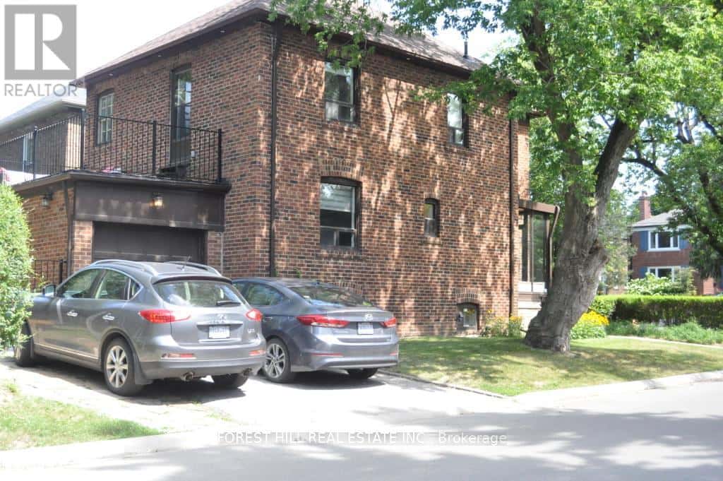 Toronto (Lawrence Park South) — Toronto (Lawrence Park South) - Photo 3 of 13