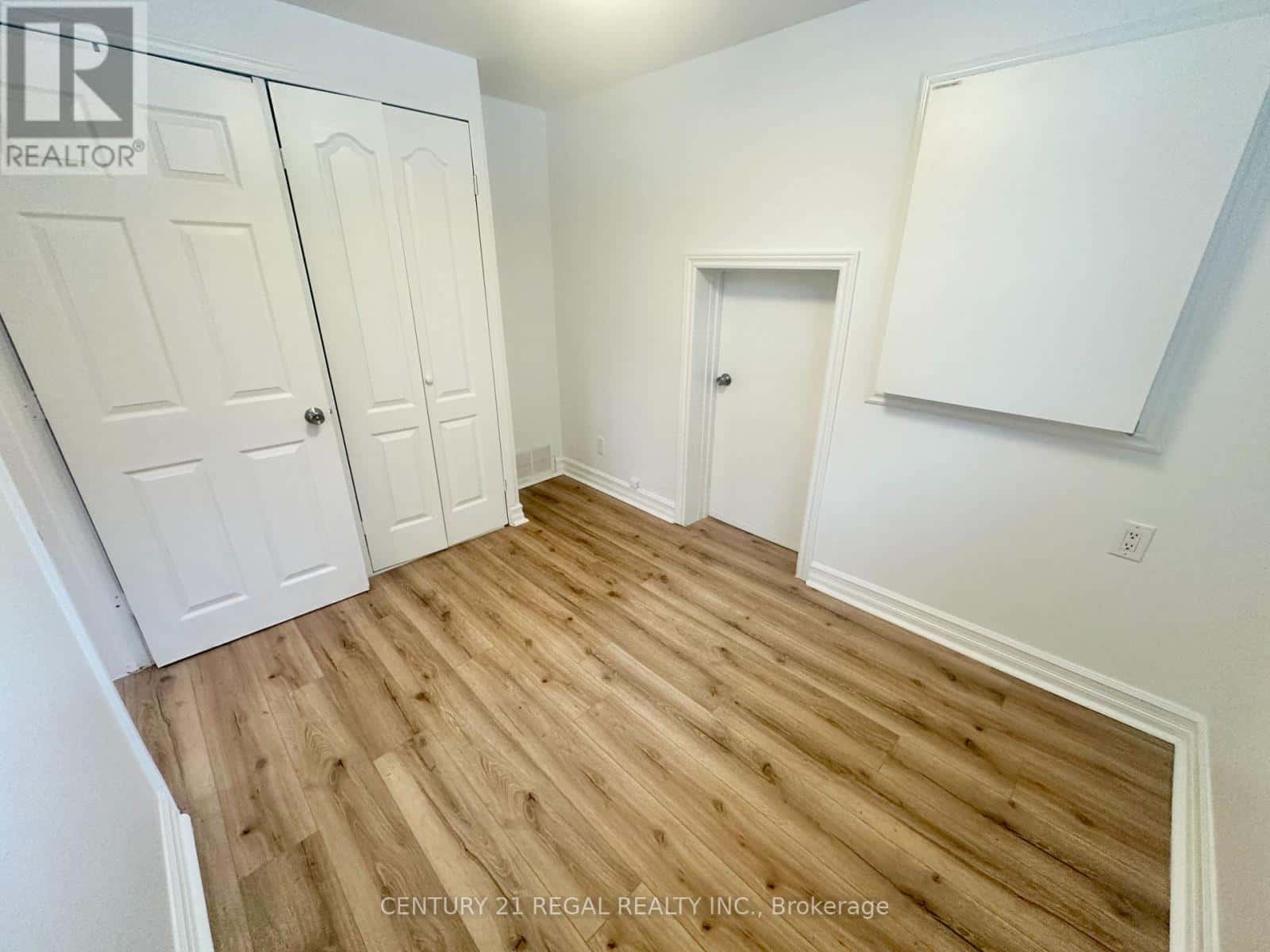 Toronto (Parkwoods-Donalda) — Toronto (Parkwoods-Donalda) - Photo 3 of 19