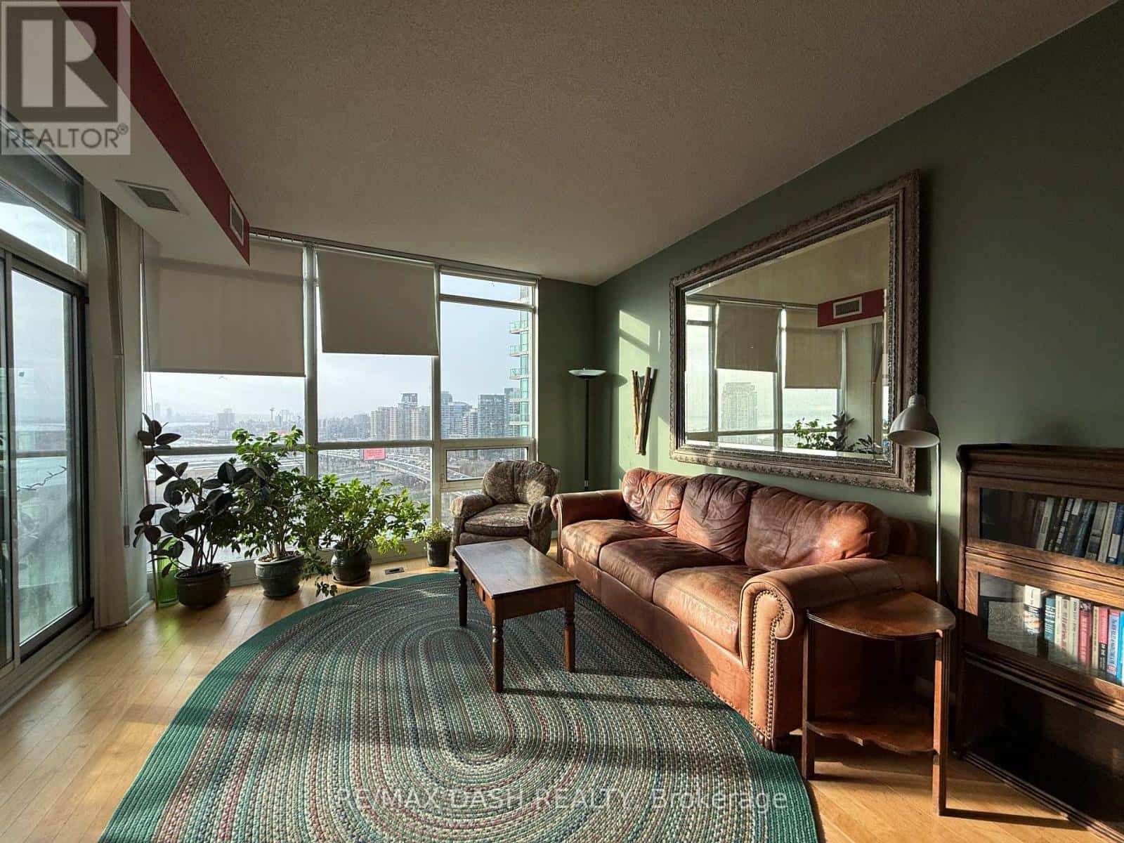 2411 - 219 FORT YORK BOULEVARD — Toronto (Niagara) - Photo 2 of 12