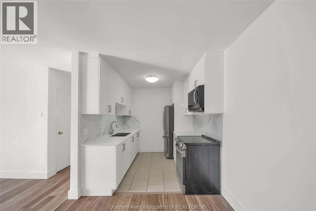 25 Orchard Heights DRIVE Unit# 5 — Chatham - Photo 4 of 16