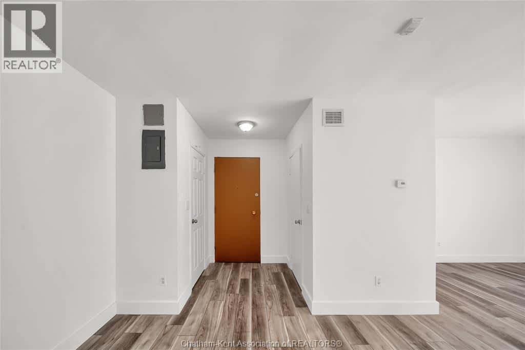 25 Orchard Heights DRIVE Unit# 5 — Chatham - Photo 5 of 16