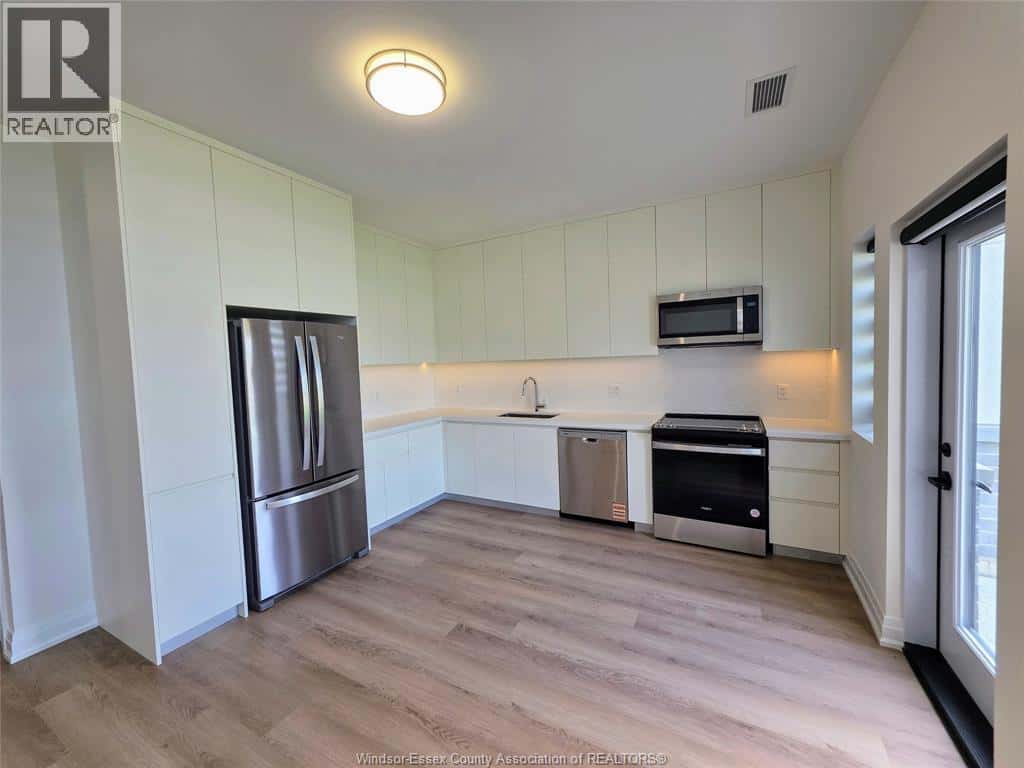 4300 LAURIER PARKWAY Unit# 221 — LaSalle, Ontario - Photo 4 of 33