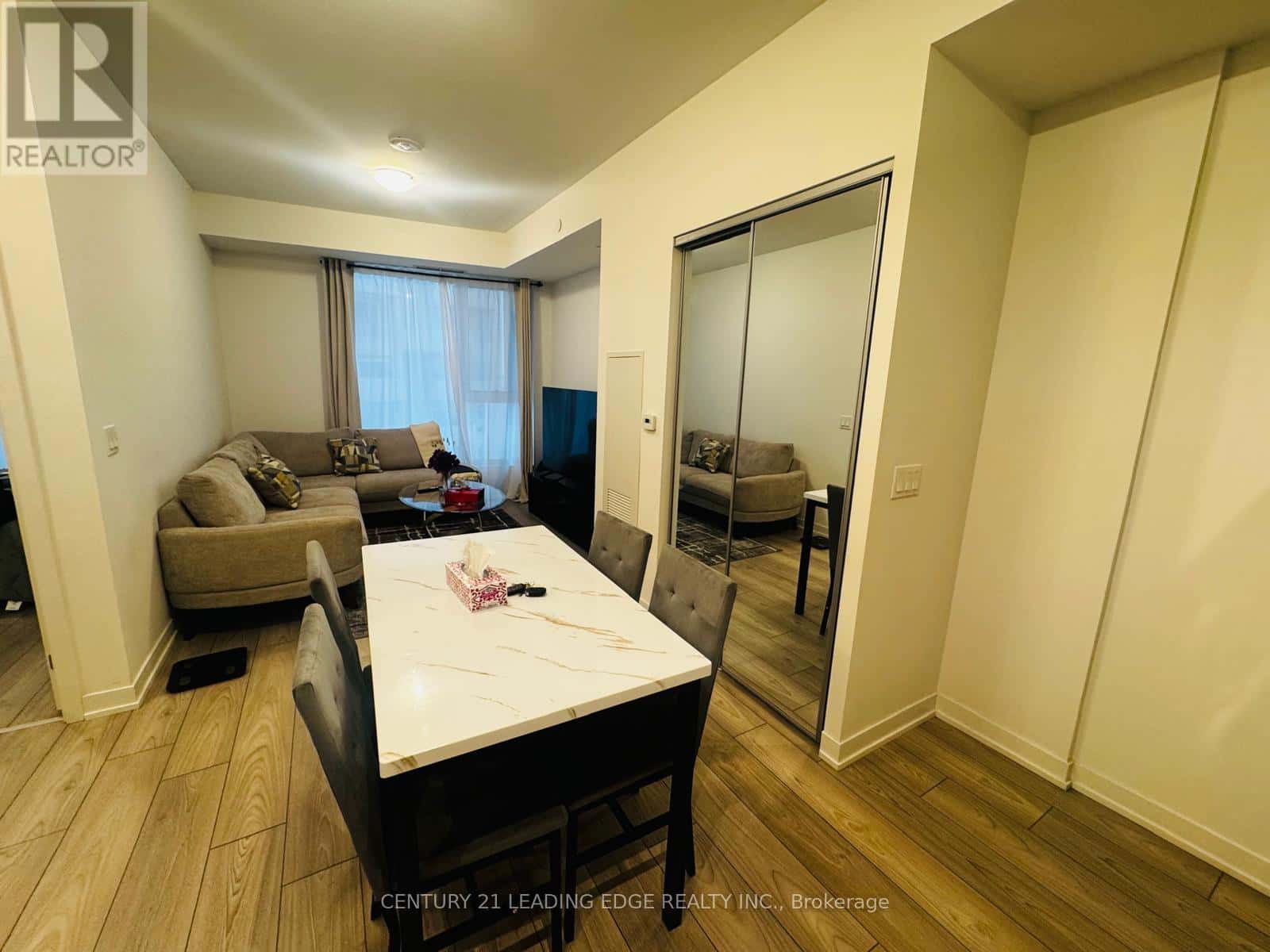 Vaughan (Concord) — Vaughan (Concord) - Photo 2 of 7