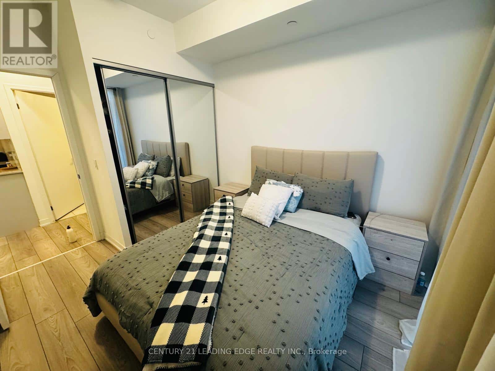 Vaughan (Concord) — Vaughan (Concord) - Photo 3 of 7